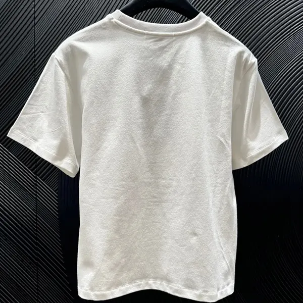 バイラ付録ルイヴィトン x Laurent Grasso プリントクロップドTシャツ 1AHIND
