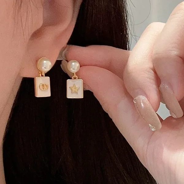 新作限定【ディオール】可愛いデザイン ディオール Lucky Cards ピアス E4044WOMLQ