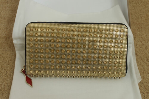 新作ルブタンChristian Louboutin Panettone Spikes 長財布ゴールド 16367729