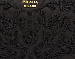 【新作！PRADA】刺繍入キルティング クラッチ /ミニバッグ 2WAY