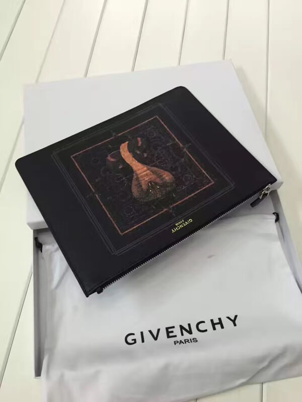 GIVENCHY ジバンシィスーパーコピー 2017新作 コブラプリント PVC クラッチバック 6072525 960