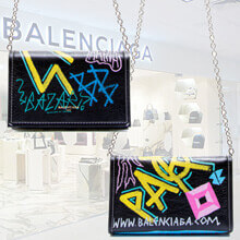 バレンシアガ ショルダーバッグ ポシェット 497938 0FE0N 1060 Graffiti Bazar clutch