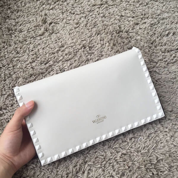 2018年春夏 ヴァレンティノ ヴァレンティノスーパーコピー White Rockstud leather clutch