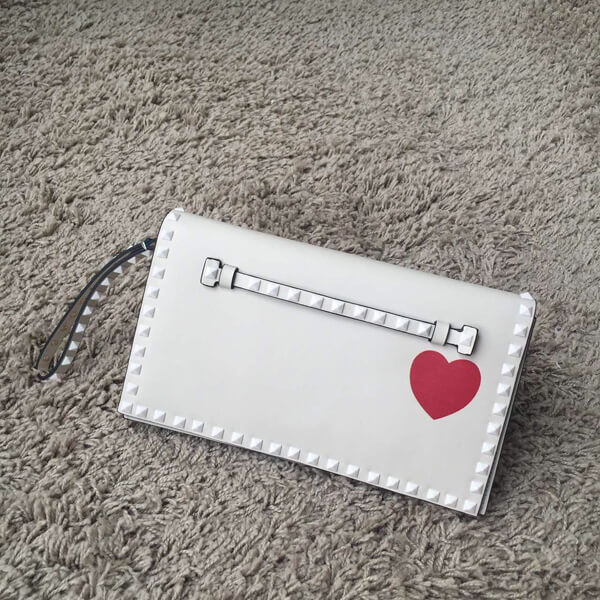 2018年春夏 ヴァレンティノ ヴァレンティノスーパーコピー White Rockstud leather clutch