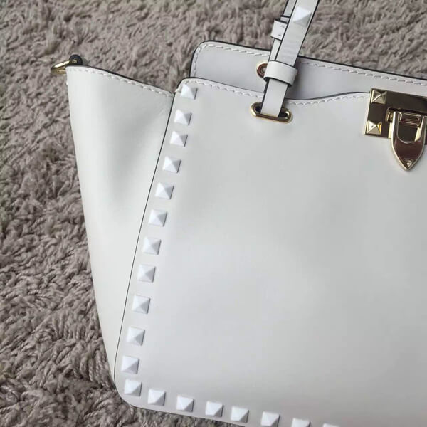 2018AW★ヴァレンティノ ヴァレンティノスーパーコピー ミニ ロックスタッド White 2WAY Rockstud