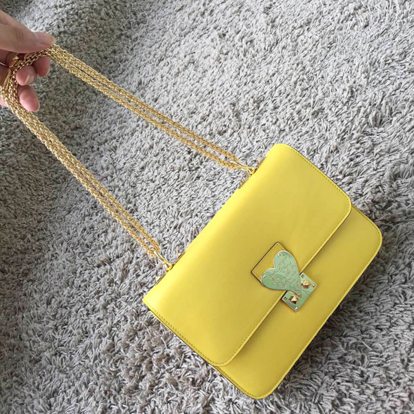 2018SS セレブ愛用者多数☆ヴァレンティノ ヴァレンティノスーパーコピー☆ Yellow LAmour Leather Shoulder Bag