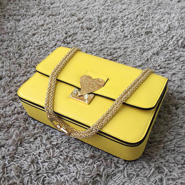 2018SS セレブ愛用者多数☆ヴァレンティノ ヴァレンティノスーパーコピー☆ Yellow LAmour Leather Shoulder Bag