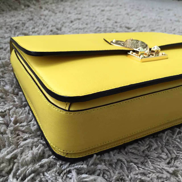 2018SS セレブ愛用者多数☆ヴァレンティノ ヴァレンティノスーパーコピー☆ Yellow LAmour Leather Shoulder Bag