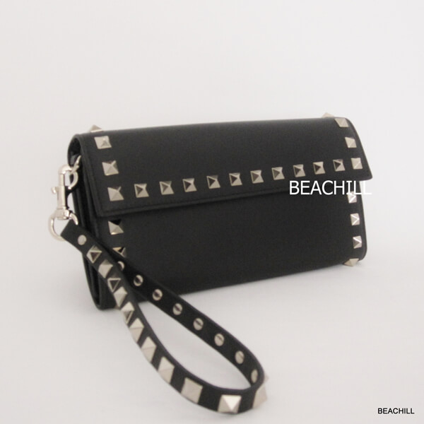 ヴァレンティノスーパーコピー ヴァレンティノ☆人気RockStud持ち手付き長財布“BLACK”LW0P0225BOL