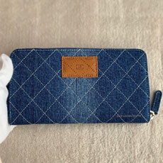 《新作限定♪小バッグに♡》シャネルスーパーコピー スマホも入るWallet マトラッセ ミディアムジップウォレット　デニム