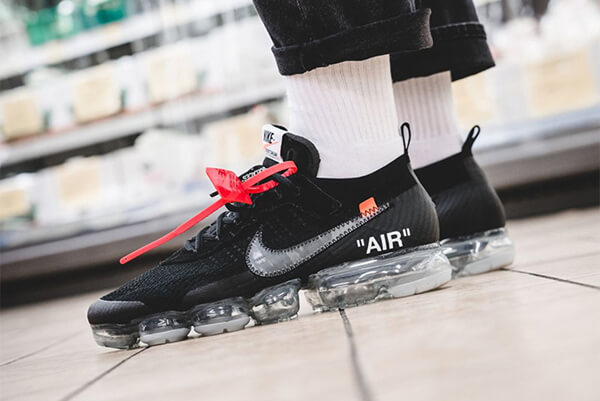 安心の返品対応可！OFF-WHITE × ナイキ スーパーコピー Air Vapor Max Black ヴェイパーマックス