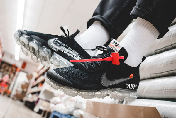 安心の返品対応可！OFF-WHITE × ナイキ スーパーコピー Air Vapor Max Black ヴェイパーマックス