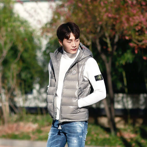 MONCLER 2019 LANOUX フードダウンベスト GRAY