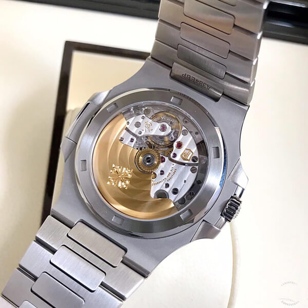 人気商品☆パテックフィリップPATEK PHILIPPEコピー ノーチラス ラージサイズ コピー 5711/1A-010メンズ 自動巻き ステンレス ブルー【スーパーコピーN級品】