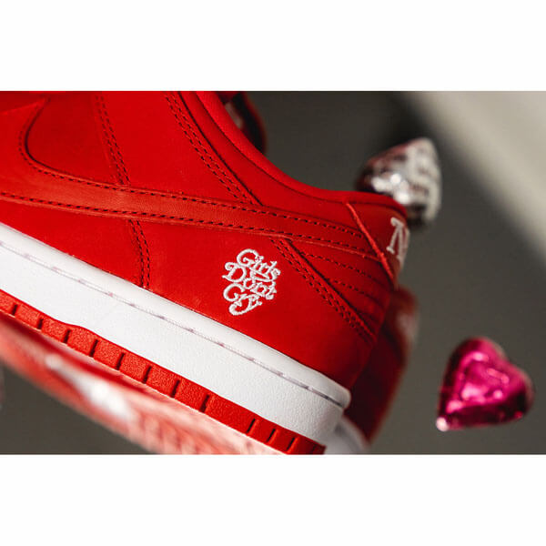 大人気 ガールズドントクライ 偽物 スーパーコピー ナイキ×GDC SB Dunk Low Very Girls Dont Cry