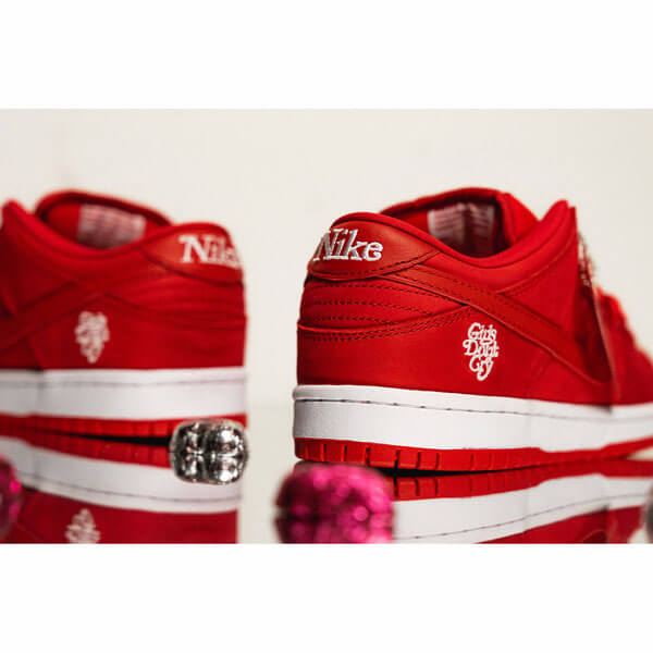 大人気 ガールズドントクライ 偽物 スーパーコピー ナイキ×GDC SB Dunk Low Very Girls Dont Cry