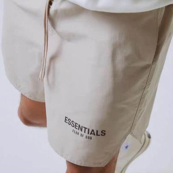 大人気【essentials ハーフパンツ 偽物】Fear of God / FOG Essentials Nylon Active Shorts アクティブショーツ 33900