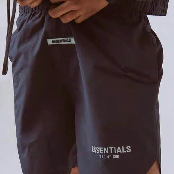 大人気【essentials ハーフパンツ 偽物】Fear of God / FOG Essentials Nylon Active Shorts アクティブショーツ 33900