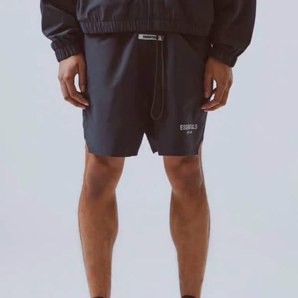 大人気【essentials ハーフパンツ 偽物】Fear of God / FOG Essentials Nylon Active Shorts アクティブショーツ 33900