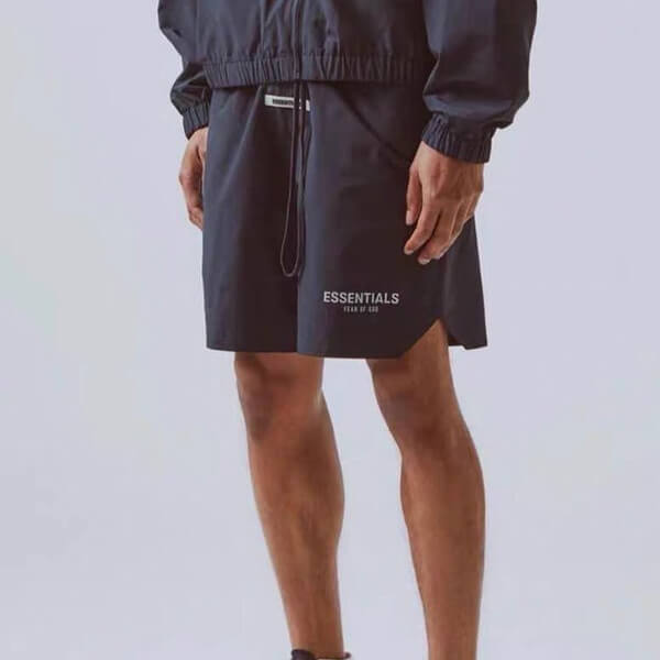 大人気【essentials ハーフパンツ 偽物】Fear of God / FOG Essentials Nylon Active Shorts アクティブショーツ 33900