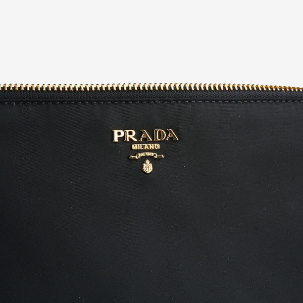 PRADA ナイロンポーチバック