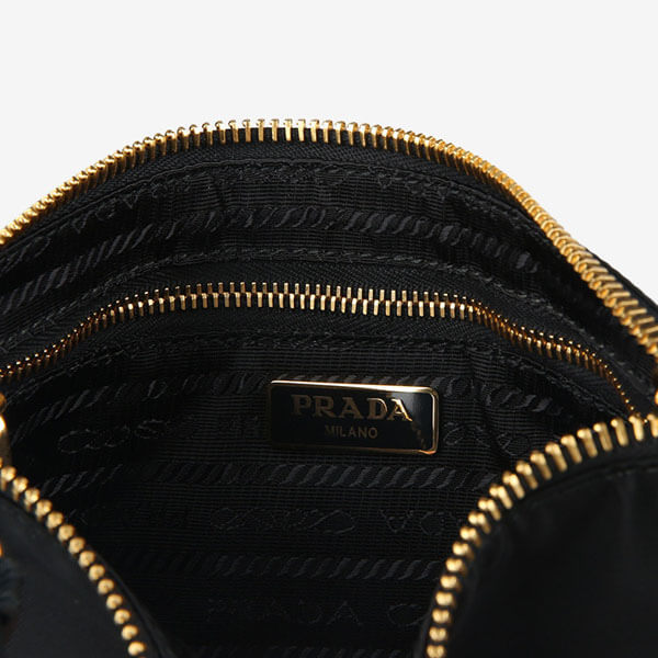 PRADA ナイロンポーチバック