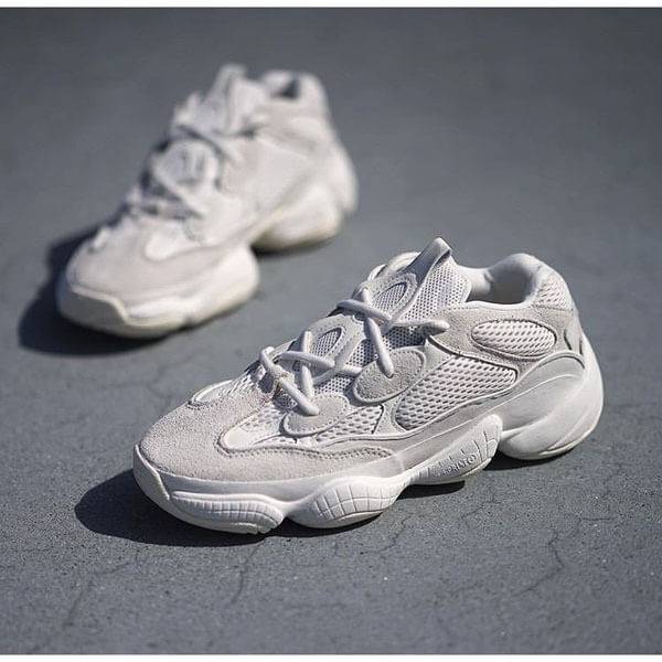 アディダス入手困難激レア!Yeezy Boost 500 Bone White　イージーブースト