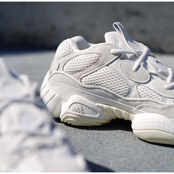 アディダス入手困難激レア!Yeezy Boost 500 Bone White　イージーブースト