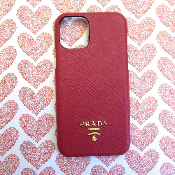 送料込【PRADA】NEW♪サフィアーノレザーiPhone11 Pro MAXケース