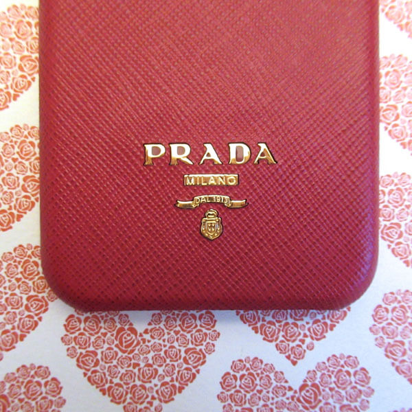 送料込【PRADA】NEW♪サフィアーノレザーiPhone11 Pro MAXケース