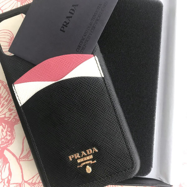 送料込【PRADA】NEW♪カード収納付き♪iPhone11 Pro MAXケース 1ZH125