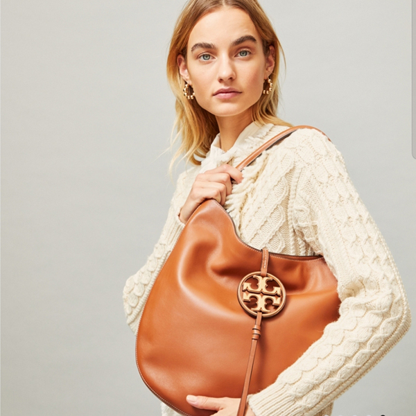 トリーバーチ ショルダーバッグ MILLER METAL-LOGO SLOUCHY HOBO