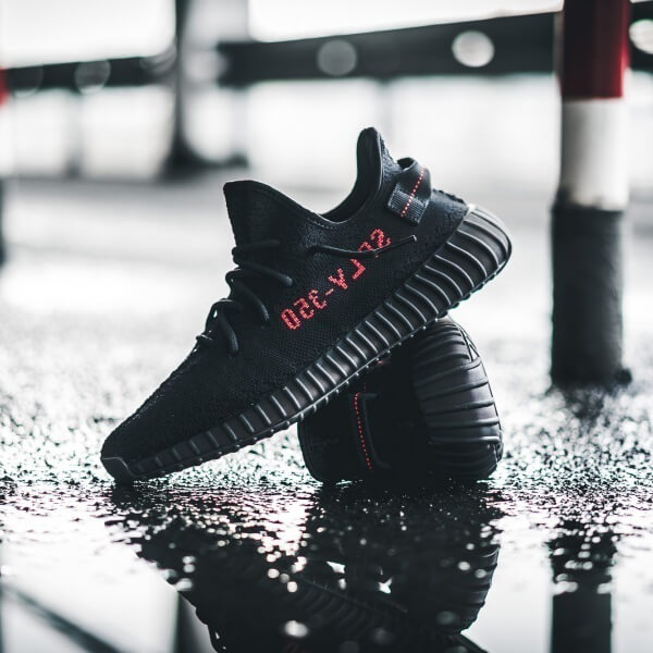 新色☆希少【アディダス】激レア Kanye West コラボ Yeezy Boost 350 V2 Bred コピー