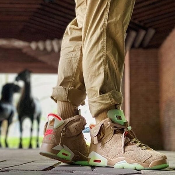 入手困難激レア!travis scott×AIR JORDAN 6“BRITISH KHAKI”偽物 DH0690-200