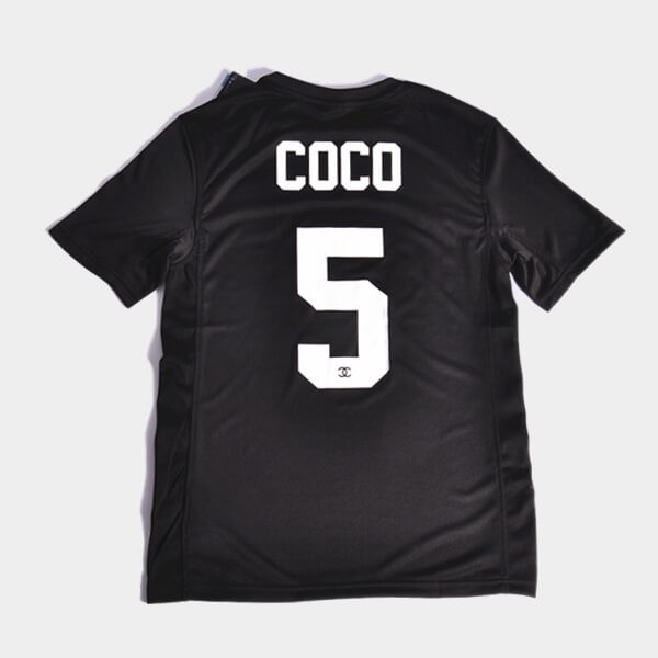 シャネル × ナイキTシャツ偽物コラボ！ COCO5 Tシャツ 選べる2色☆大人気