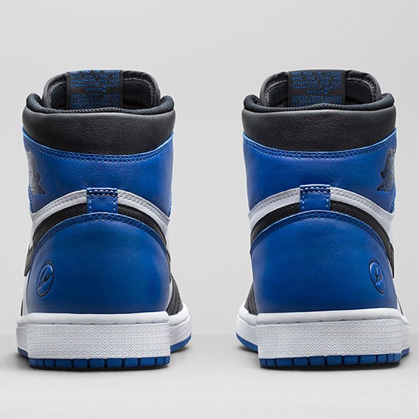 Fragment Design x エアジョーダン1 偽物 スニーカー Retro High OG 716371-040