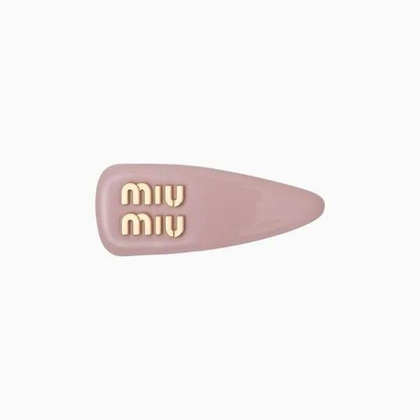 miumiu ヘアピン 偽物 パテントレザー ロゴ ヘアクリップ 全色