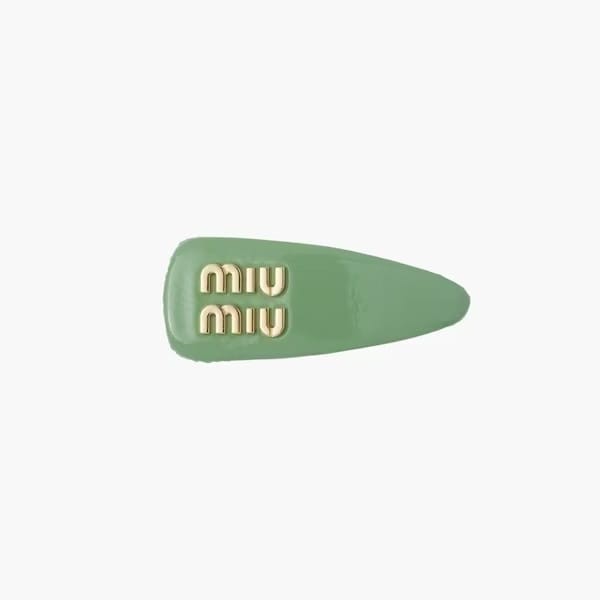 miumiu ヘアピン 偽物 パテントレザー ロゴ ヘアクリップ 全色