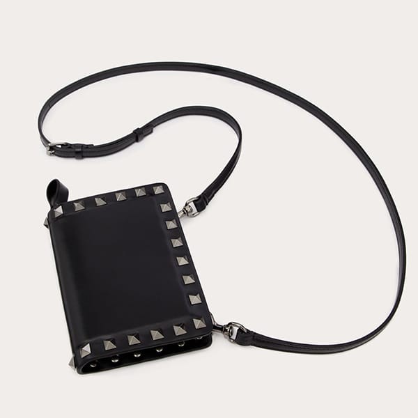 国内入手困難★ヴァレンティノ 偽物 ロックスタッズ カーフスキン ネックウォレット YP0U62ACV_0NO