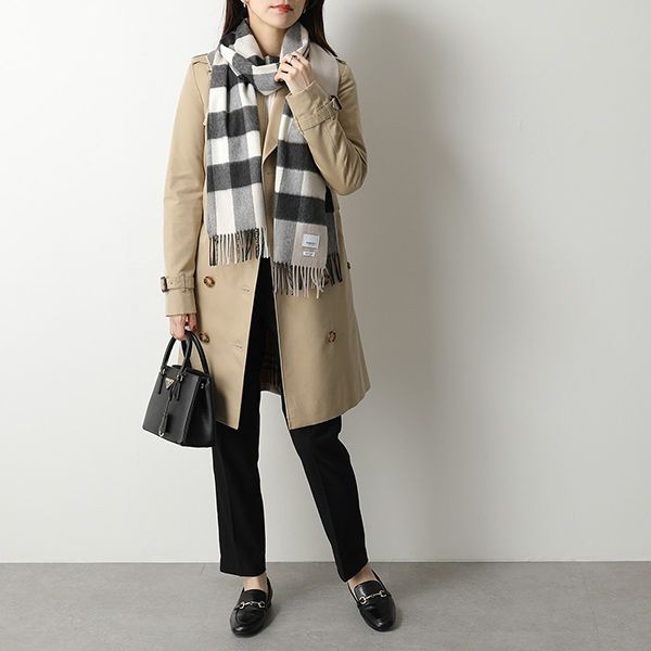 バーバリー マフラー 偽物HALF MEGA CHECK CASHMERE SCARF8015550