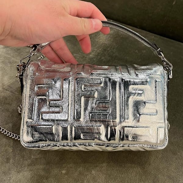 フェンディ 偽物 バゲット スモール クラクリュールレザー バッグ FF 8BS017ALVLF0MK5