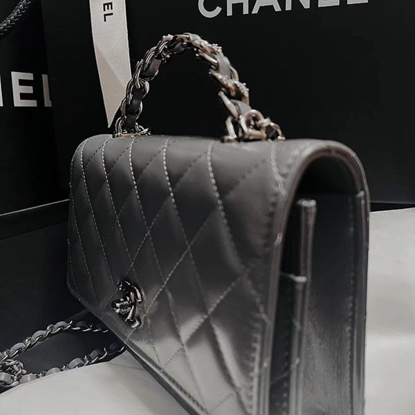 シャネル チェーンウォレット シャイニー AP3645 B14291 NR652
