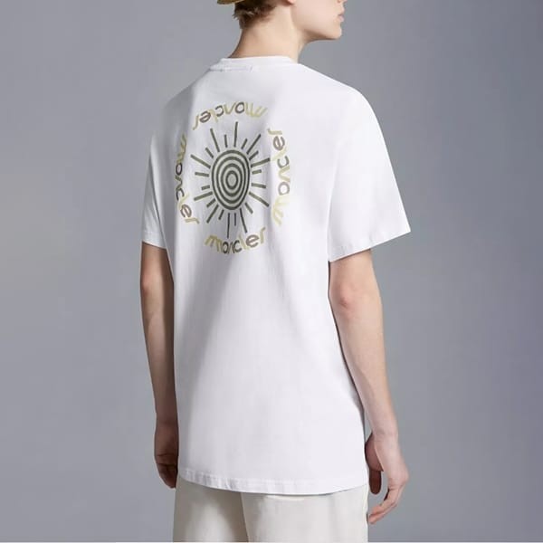モンクレール ロゴ ポケット付き Tシャツ パロディ J10918C0004889AKK00A