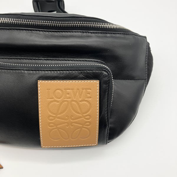 ロエベ 偽物 BUMBAG PUFFY ボディバック スーパーコピー 33573W75