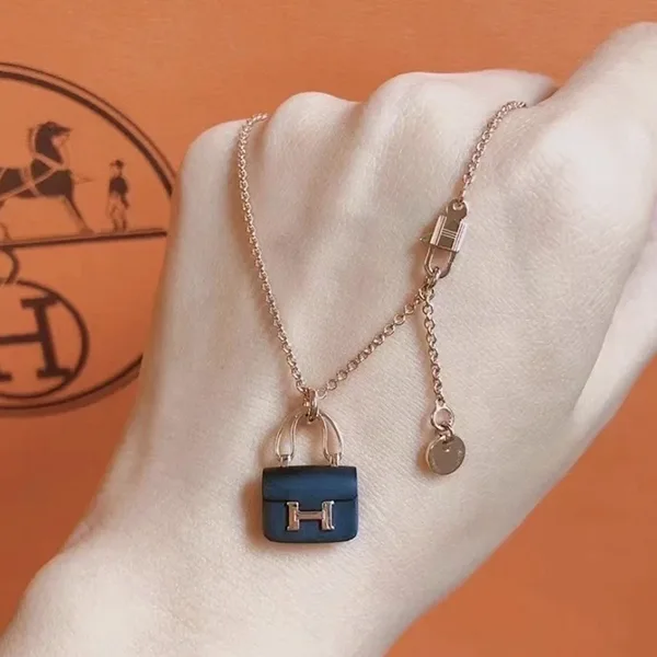 エルメス ペンダント アミュレット 偽物 H221354B【かわいいバッグモチーフ】