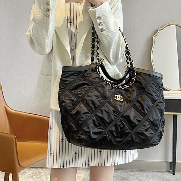 大人気シャネル スーパーコピー マキシショッピングバッグ CCマーク ナイロン chanel2025