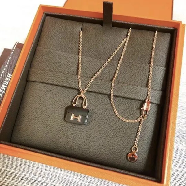 エルメス ペンダント アミュレット 偽物 H221354B【かわいいバッグモチーフ】