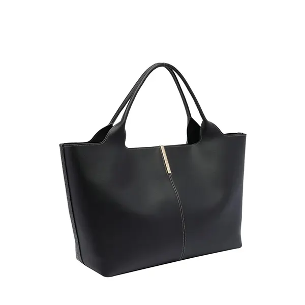 トッズ レザーショッピングバッグ 偽物 ミディアム XBWEBRA0300UBL2L83