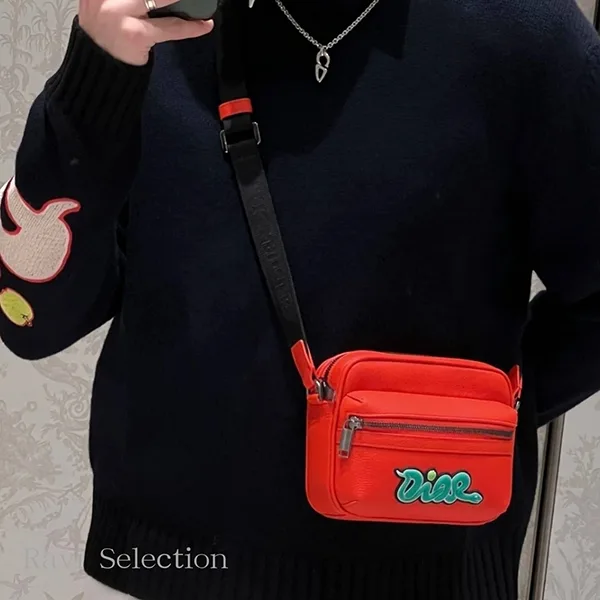 【偽物】注目コラボ【ディオール】 AND KAWS ジップ バック 偽物 ミニ 2ESWS034OYY_H958