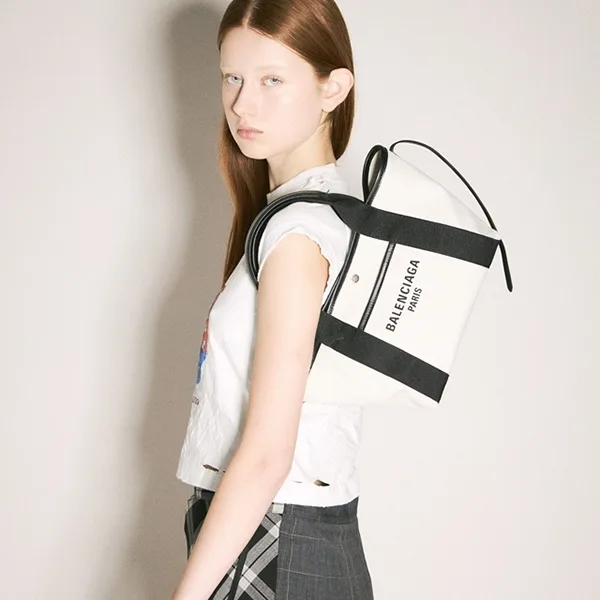 バレンシアガ Biarritz スモール トートバッグ N級品